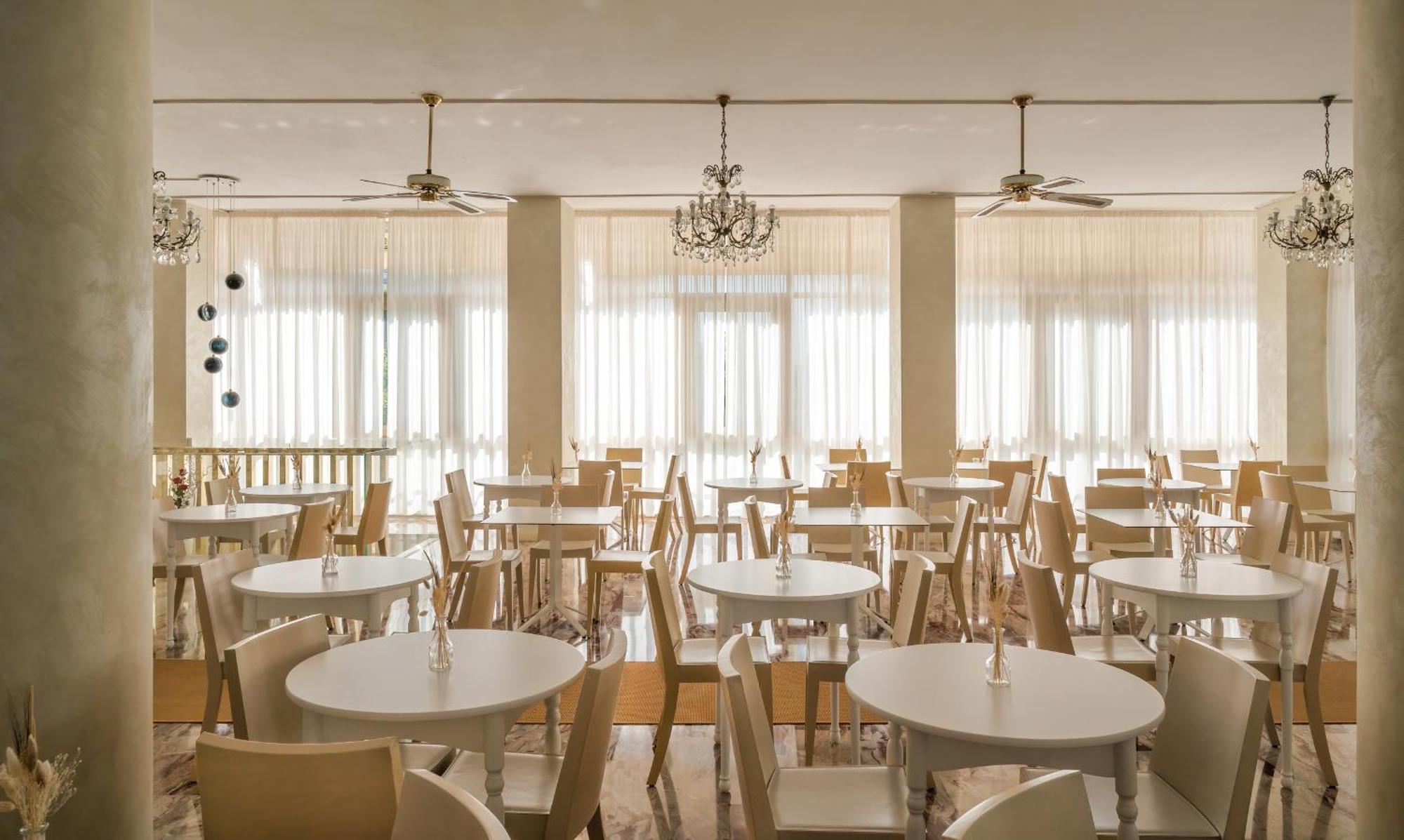 Hotel Universal Каттоліка Екстер'єр фото